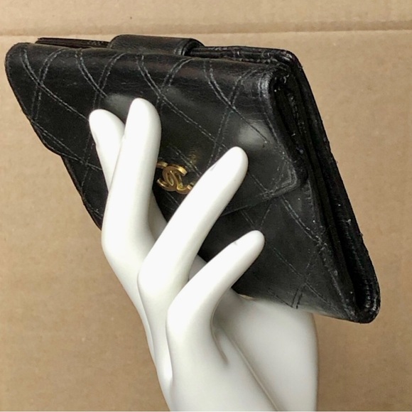 CHANEL Black Diamond Quilted Bifold Lambskin Wallet with Snap Coin Purse Vintage - Picture 8 of 17